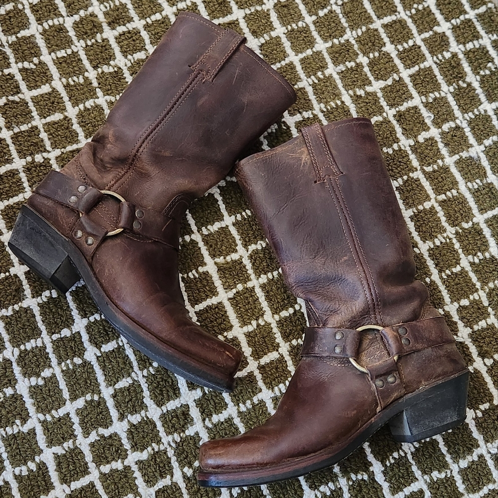Frye Harness 12R Distressed Brown Leather Boots